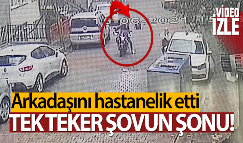 İstanbul'da ilginç kaza: Tekteker şovu sonrası arkadaşını düşürdü - Kağıthane’de sokak içerisinde tek teker yaparak ilerleyen motosiklet sürücüsü, ön tekeri indirdiği sırada arkasındaki arkadaşı yola düşerek yaralandı. Yaşanan ilginç kaza anı ise kameraya yansıdı.