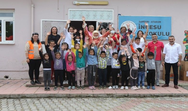 Atakum Belediyesi’nden öğrencilere sürpriz
 - Atakum Belediyesi, İncesu İlkokulu öğrencilerine kuaför hizmetinin yanı sıra kırtasiye malzemeleri ve giysilerin yer aldığı hediye paketleri ile sürpriz yaptı.