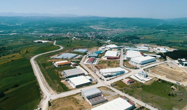 Samsun’da OSB’lerin alanı 5 kat büyüyor - Samsun’da yeni yatırımcılar için organize sanayi bölgelerinin (OSB) alanları genişletiliyor. Şehirdeki 7 OSB’nin toplam 5 bin 890 dönümlük yatırım alanı, Büyükşehir Belediyesi tarafından yaklaşık 5 kat büyütülerek 28 bin dönüme çıkarılıyor.