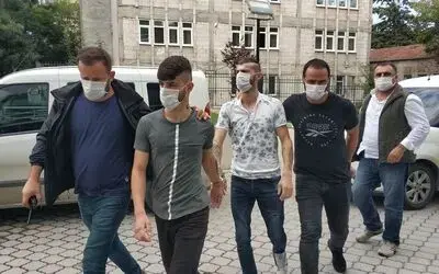 Silahlı saldırıda sokakta yürüyen kadını kazara vuranlar adliyeye sevk edildi
