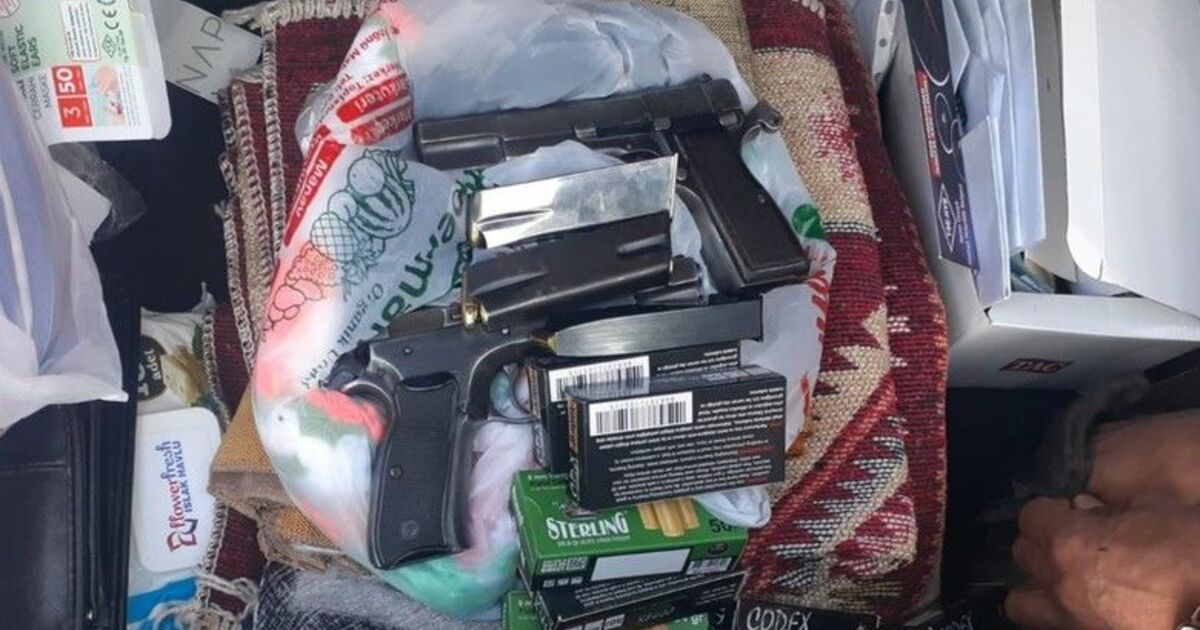 Bafra’da 2 ruhsatsız tabanca ve bin 500 mermi ele geçirildi
