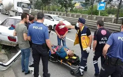 Cenaze aracı ile otomobil çarpıştı: 1 yaralı
