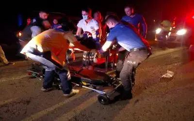 Hafif ticari aracın çarptığı motosikletli yaralandı

