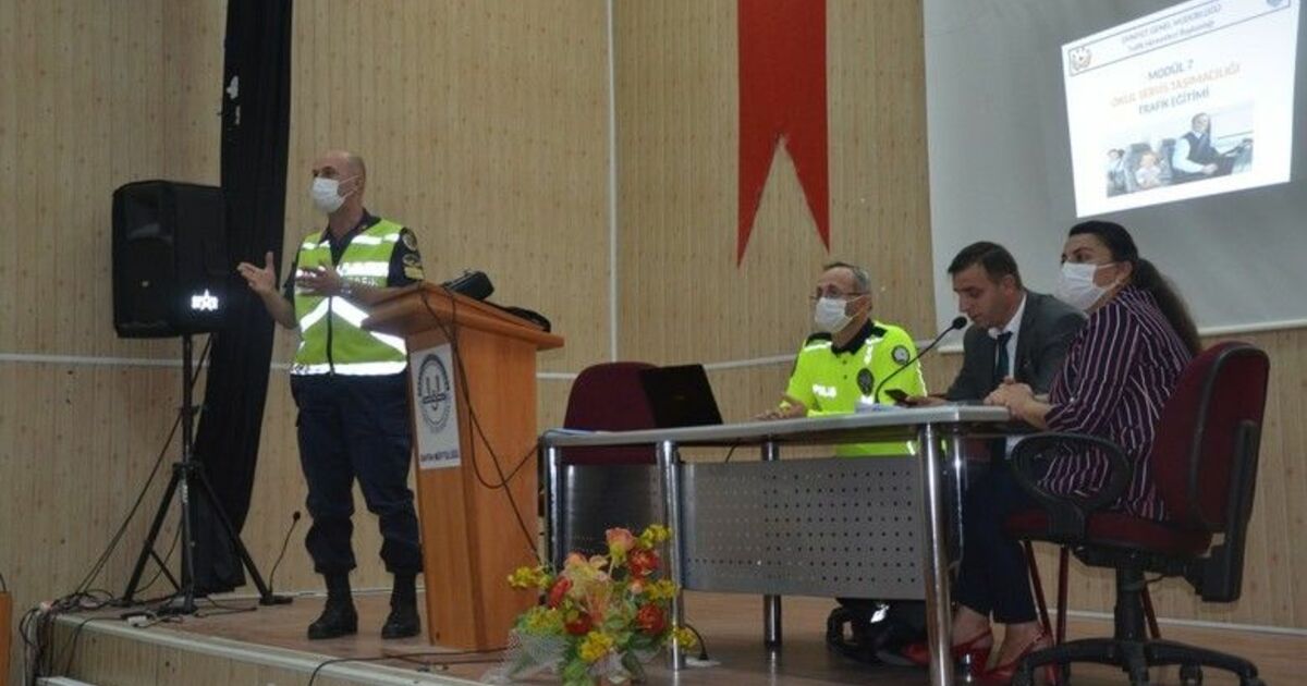 Bafra’da okul servis araç sürücülerine seminer verildi
