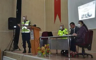 Bafra’da okul servis araç sürücülerine seminer verildi

