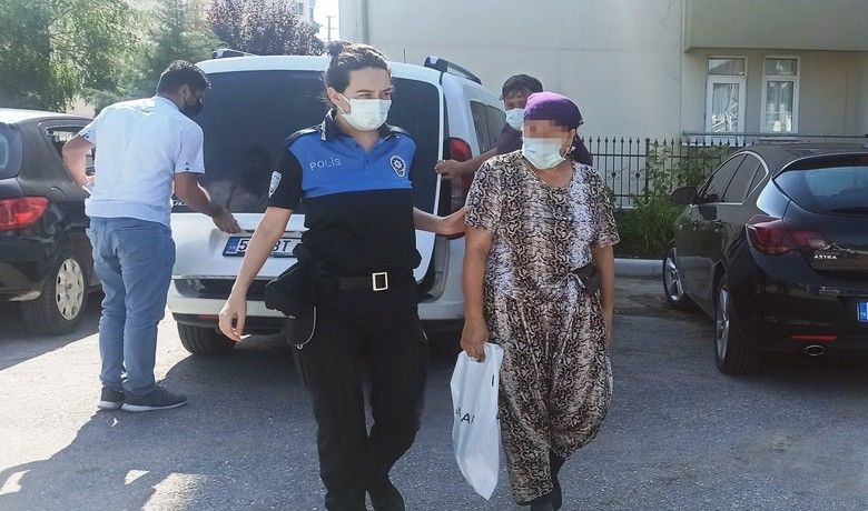 Bafra’da girdiği daireden 10 binlira çalan kadın Samsun’da yakalandı - Samsun’un Bafra ilçesinde girdiği evden 10 bin lira çalan kadın, polisin çalışması sonucu yakalandı.