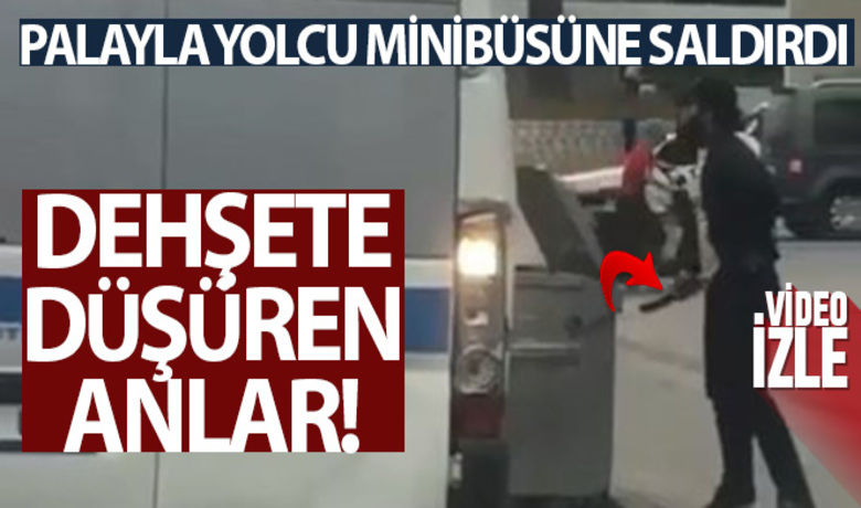Palayla yolcu minibüsüne saldırdı,o anlar kameralara yansıdı - Bursa'da eli palalı bir kişi yol kenarında duran yolcu minibüsüne saldırdı. O ânlar ise arkada bekleyen bir minibüs şoförü tarafından görüntülendi.