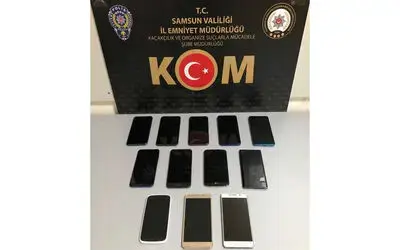 Samsun’da bir evde 12 kaçak telefon ele geçti
