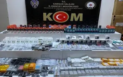 Samsun’da bin 997 adet kaçak cep telefonu malzemesi ele geçirildi
