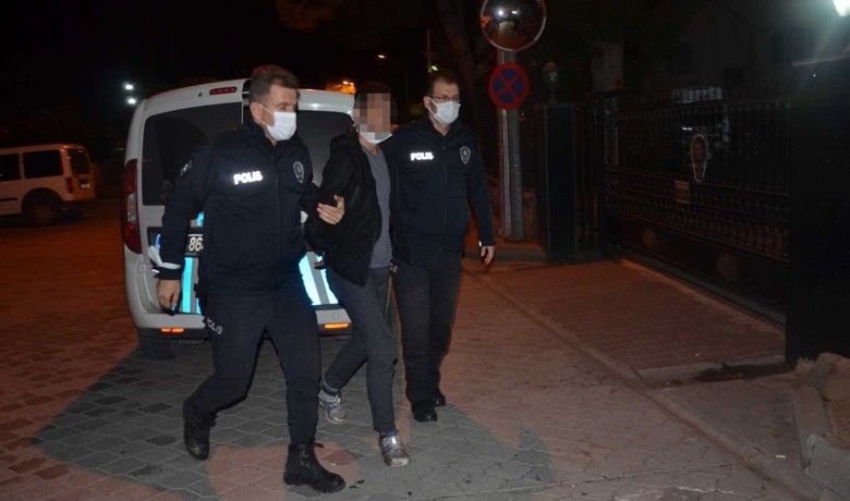 Şüpheli şahıs polisten kaçamadı
 - Samsun’un Bafra ilçesinde ’evden hırsızlık ve mala zarar verme’ suçlarından aranan şüpheli kovalamaca sonucu yakalandı. Zanlı, çıkarıldığı nöbetçi mahkeme tarafından adli kontrol şartıyla serbest bırakıldı.