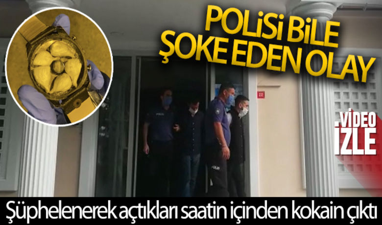Kol saatinde kokain satmayaçalışan torbacılar Beşiktaş polisine yakalandı - Levent’te takip ettikleri bir aracı durduran Beşiktaş İlçe Emniyet Müdürlüğü ekipleri, yaptıkları incelemede sürücünün kol saatinin çalışmadığını fark etti. Saatin mıknatısla tutturulmuş arka tarafını açan polis, içerisine gizlenmiş satışa hazır kokain ele geçirdi. Polisi bile şok eden olayda araçtaki 2 torbacı gözaltına alındı.