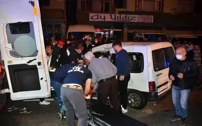 Ambulans ile hafif ticari aracın çarpıştığı kaza kamerada
