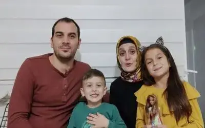 Annesi ikna edemedi: 3 yaşındaki minik Alper’in tatil gününde okul aşkı gülümsettirdi

