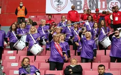 Kadın bandocular ilk kez Samsunspor için çaldı
