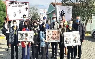 Öğrencilerden hayvanlara şefkat eli