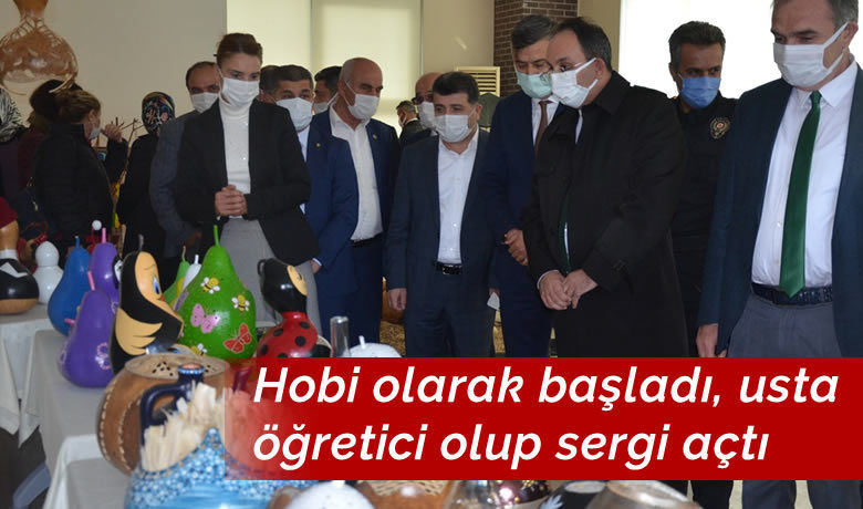 Hobi olarak başladı, usta öğretici olup sergi açtı - Samsun’un Bafra ilçesinde 2 sene önce hobi olarak başladığı su kabağı işlemeciliği sanatını geliştirerek usta öğretici olan kadın, açtığı sergi ile eserlerini görücüye çıkardı.