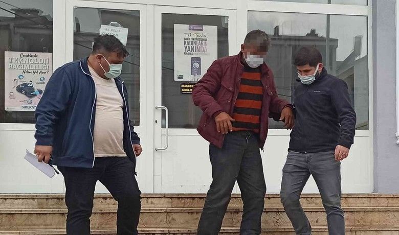 Balıkçıdan 35 kilo balık çalan şüpheli tutuklandı
 - Samsun’un Bafra ilçesinde bir balıkçıdan çeşitli cins 35 kilo balık çalan şüpheli, çıkarıldığı mahkemece tutuklandı.