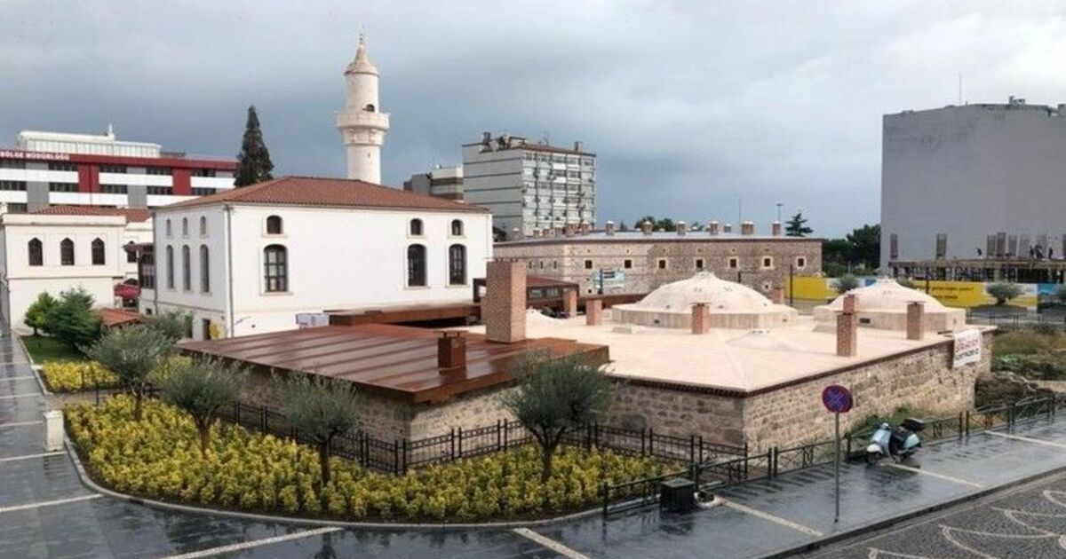 Tarihi eserler ayağa kaldırılıyor

