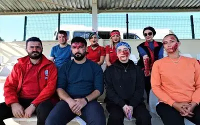 (Özel) Onlar 112 tatbikatlarının vazgeçilmez ’makyaj ustaları’
