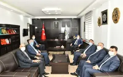 Vali Dağlı: "Aşısını yaptırmayanlar bir an önce aşı olmalı"

