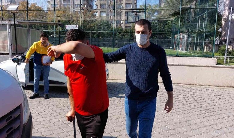 Samsun’da otogarda uyuşturucuylayakalanan şahıs tutuklandı - Samsun’da narkotik polisi tarafından otogarda yapılan operasyonda İstanbul’dan Samsun’a uyuşturucu getiren bir kişi çıkarıldığı mahkemece tutuklandı.