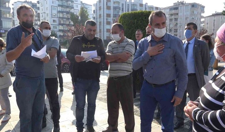 Geri dönüşüm emekçileri için ’kayıt sistemi’
 - Samsun’un Atakum ilçesinde geri dönüşüm malzemeleri toplayarak geçimlerini sağlayan vatandaşlar, yabancı uyrukluların kendi alanlarındaki çalışmalarını şikayet etti. Devreye giren Atakum Belediyesi ‘kayıt sistemi’ ile geri dönüşüm emekçilerine sahip çıkacak.
