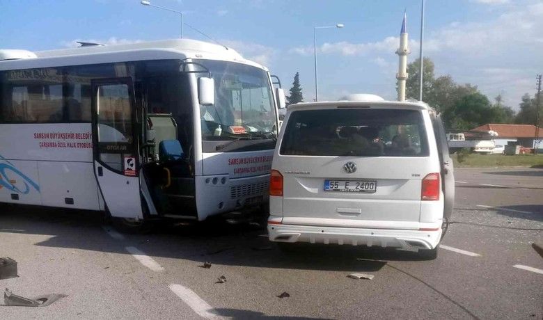 Samsun’da zincirleme trafik kazası: 5 yaralı
 - Samsun’da 3 aracın karıştığı zincirleme trafik kazasında 5 kişi yaralandı.