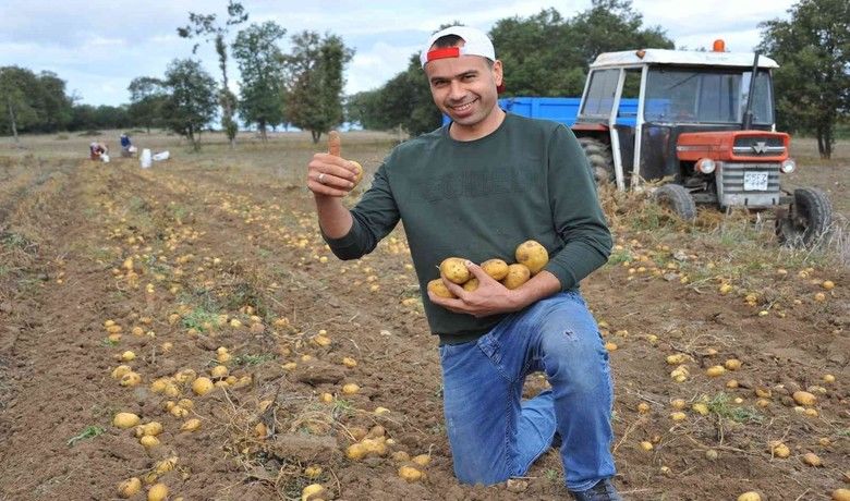 Tohum desteği meyvelerini verdi
 - Samsun Büyükşehir Belediyesi, yaptığı tohum desteği ile çiftçinin yüzünü güldürdü. Tarımsal Hizmetler Daire Başkanlığı’nın verdiği tohum desteğiyle tarlasına patates eken Vezirköprü ilçesindeki üreticiler hasada başladı.