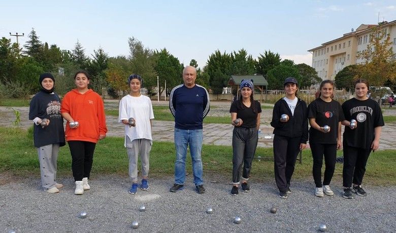 Alaçamspor’dan milli hazırlık
 - Samsun Alaçamspor Bocce Takımı, 25-26 Ekim tarihlerinde Antalya’nın Kemer ilçesinde yapılacak Bocce Milli Takım seçmelerine hazırlanıyor.