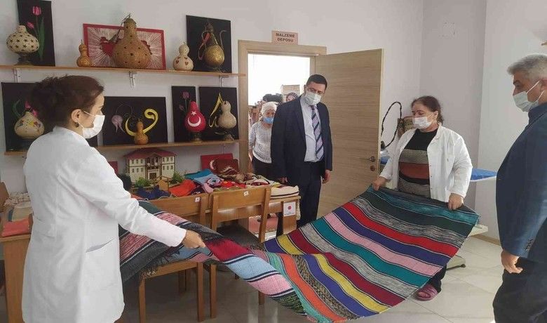 Alaçam’da halk eğitim kursları
 - Samsun Alaçam Kaymakamı Fikret Zaman, Halk Eğitimi Merkezi Müdürlüğü tarafından çeşitli alanlarda açılan kursları gezerek usta öğreticiler ve kursiyerlerle bir araya geldi.