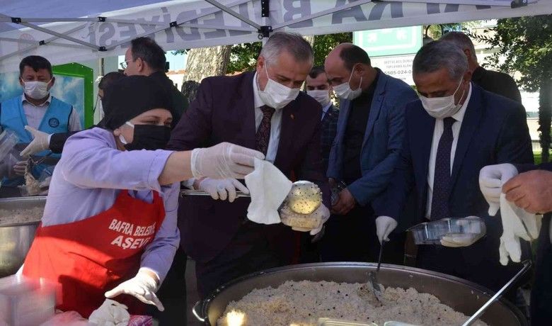 Bafra’da “Tohumdan Pilava” pilav günü etkinliği - Türkiye’de çeltik üretiminde ikinci sırada yer alan Samsun’un Bafra ilesinde “Tohumdan Pilava” çeltik hasat sonu pilav günü etkinliği ile “Çeltiğin Serüveni” adlı fotoğraf sergisi düzenlendi.
