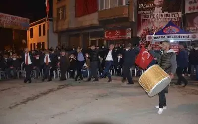 Gazi Paşalılar davul-zurna ile ’Cumhuriyet’i kutladı