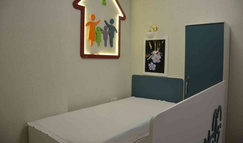Anneler hastanede 5 yıldızlıotel konforunda sevgi misafirhanesinde ağırlanıyor - Samsun’un Bafra İlçe Devlet Hastanesinde oluşturulan ‘Anne Misafirhanesi’nde doğum yapan anneler 5 yıldızlı otel konforunda ağırlanıyor.