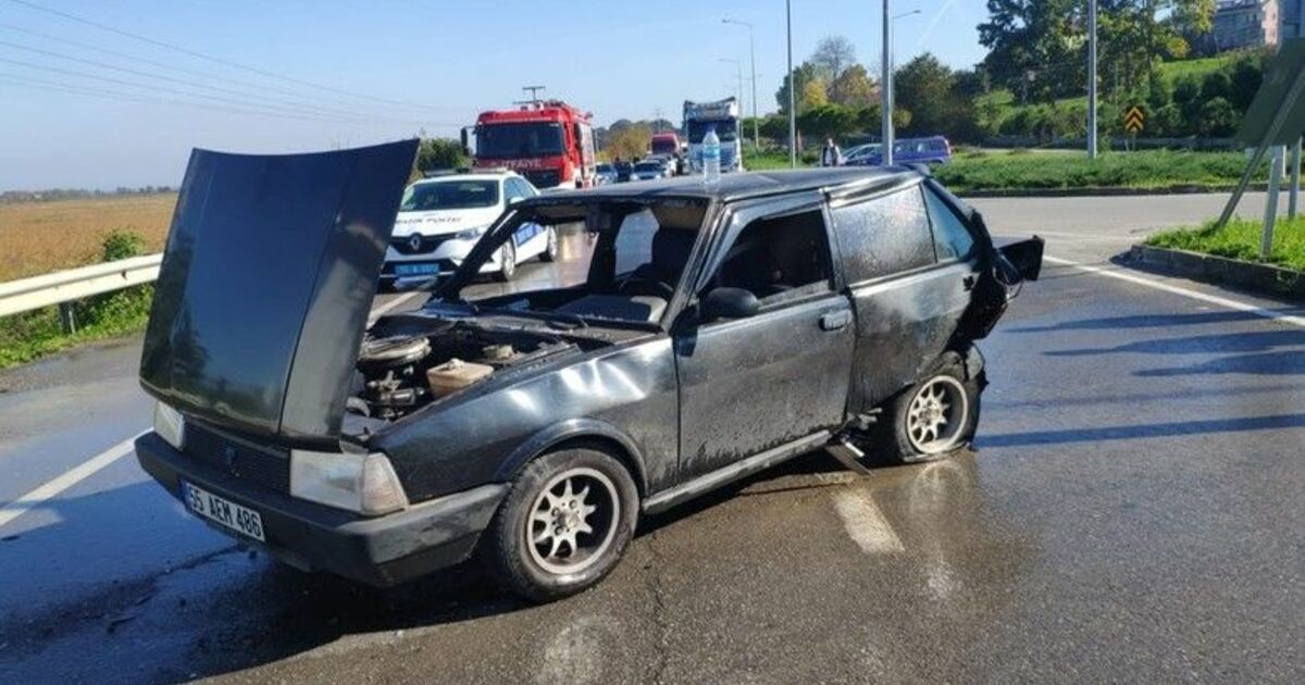 Tepeköy Kavşağında İki otomobil çarpıştı: 2 yaralı
