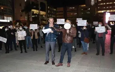 Sağlık işçileri kendi sendikalarını protesto etti
