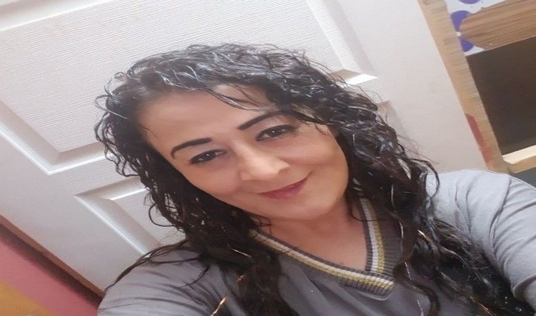 Songül Değirmenci’nin katili cezaevindeçarşafla asılı halde bulundu - Samsun’un Bafra ilçesinde gönül ilişkisi yaşadığı Songül Değirmenci’yi (44) boğarak öldüren katil zanlısı cezaevindeki koğuşta çarşafla asılı halde bulundu.