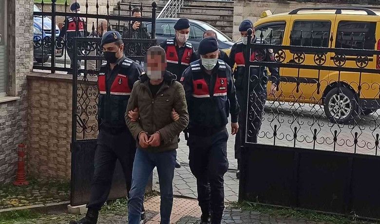 Uyuşturucu operasyonunda 1tutuklama, 1 adli kontrol - Samsun’un Bafra ilçesinde jandarma tarafından yapılan uyuşturucu operasyonunda 1 kişi tutuklandı, 1 kişi adli kontrol şartıyla serbest bırakıldı.