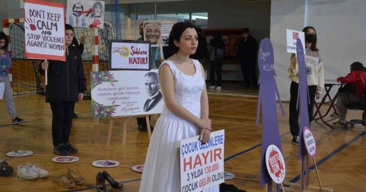 Bafra Anadolu Lisesi öğrencilerinden "Kadına şiddete hayır" etkinliği
