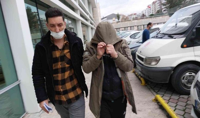 Otelde uyuşturucu satışınapolis baskını: 2 gözaltı - Samsun’da bir otelde irtibatlı oldukları kişilere uyuşturucu sattıkları iddia edilen 2 şahıs, narkotik polisi tarafından yakalandı.