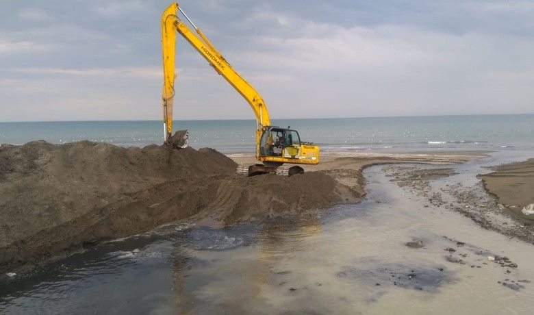 Samsun’da taşkın riskine karşı dereler temizlendi - Samsun Büyükşehir Belediyesi Su ve Kanalizasyon İdaresi Genel Müdürlüğü (SASKİ) tarafından taşkın riskine karşı dereler temizlendi.