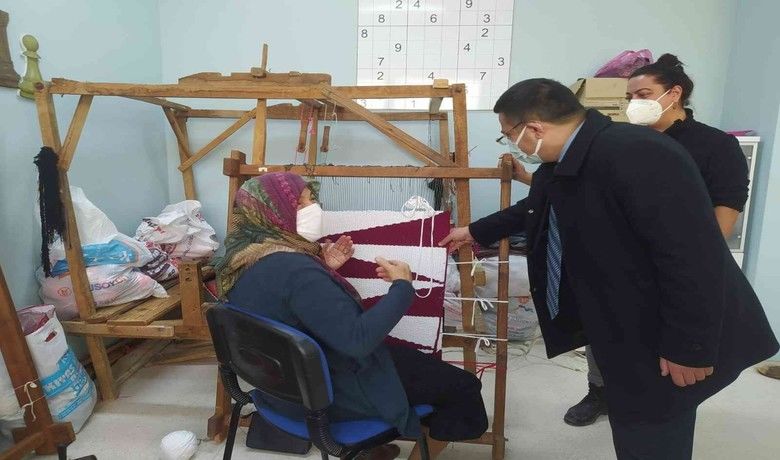 Kaymakam Zaman’dan halk eğitim kurslarına övgü
 - Samsun Alaçam Kaymakamı Fikret Zaman, Halk Eğitim Merkezi Müdürlüğünce açılan kurslarda incelemelerde bulundu.