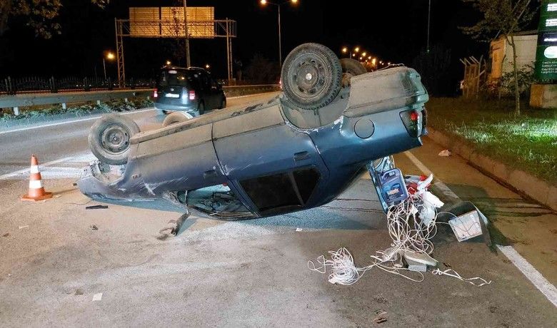 Direksiyonu kilitlenen otomobil takla attı
 - Samsun’da direksiyona kilitlenen otomobil takla attı. Sürücü kazayı yara almadan atlatırken, büyük çapta maddi hasar meydana geldi.