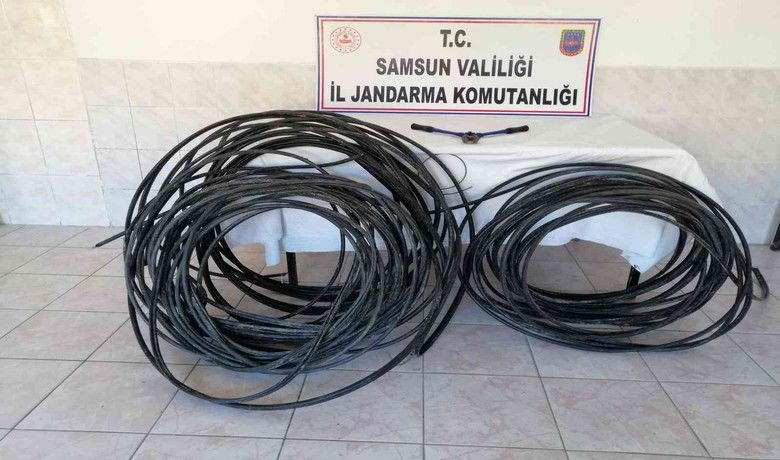 Bafra'da 130 Metre KabloÇalan 3 Kişi Jandarmaya Yakalandı - Samsun Bafra ilçesinde 130 metre haberleşme ve enerji nakil kablosu çalan şüpheliler jandarma ekiplerince yakalandı.