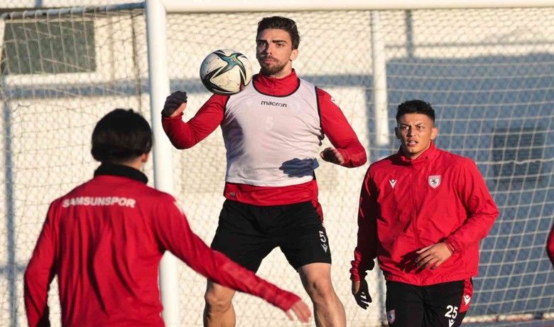 Samsunspor ile Altınordu 19. randevuda
 - SAMSUN (İHA) – Spor Toto 1. Lig’in 15. haftasında karşılaşacak olan Samsunspor ile Altınordu, 19. randevularına çıkacak.