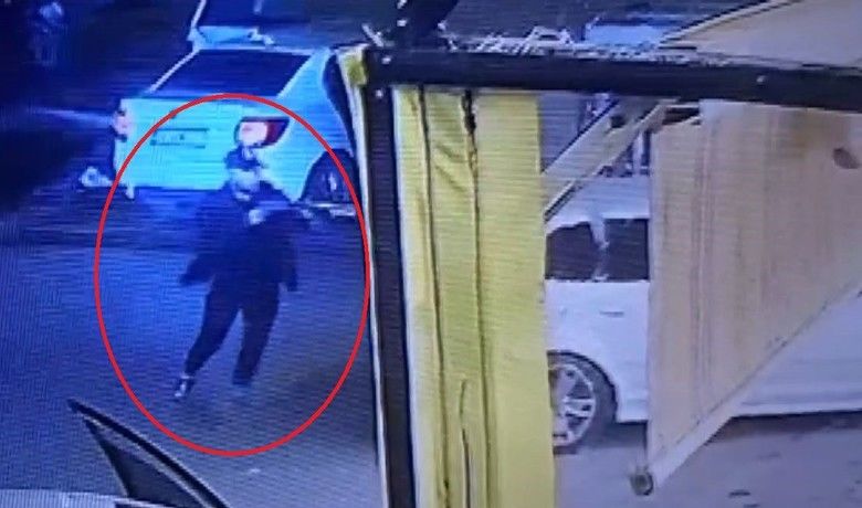 Pompalı tüfekli dehşet anları kamerada
 - Samsun’da bir kişiyi takip ederek girdiği restoranda pompalı tüfekle ateş açarak yaralayan 3 kişi polis tarafından yakalanırken, dehşet anları güvenlik kamerası tarafından saniye saniye kaydedildi.