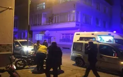Ara Sokaktan Çıkan Motosiklet Minivana Çarptı: 2 Yaralı