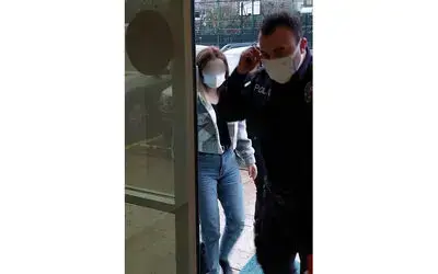 AVM’de mağazadan giysi hırsızlığı
