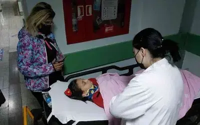 Samsun’da okula giden öğrencilere motosiklet çarptı: 2 yaralı
