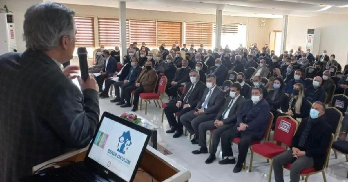 Bafra’da okullarda yürütülecek projelerin tanıtım toplantısı
