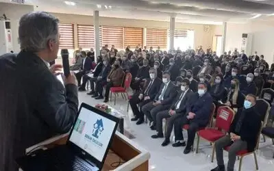 Bafra’da okullarda yürütülecek projelerin tanıtım toplantısı
